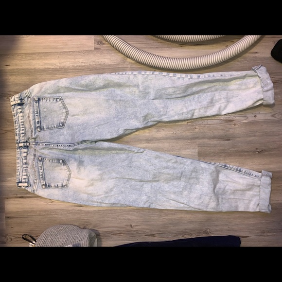 Ripped Boyfriend Style Blue Jean - Picture 2 of 2